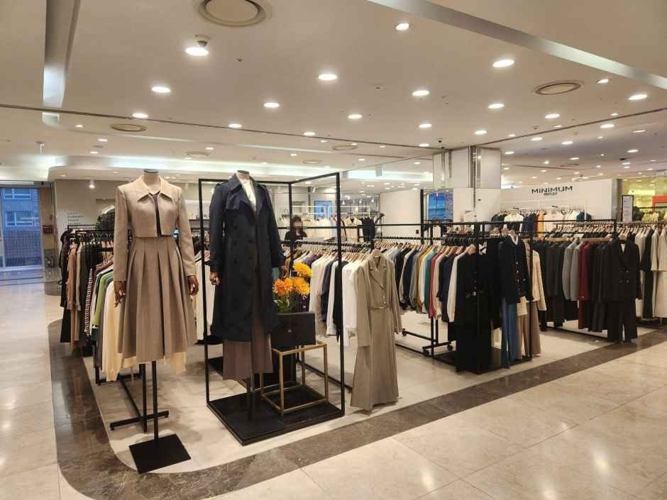 MINIMUM REFLEX Hyundai Outlet Gasan Branch [Tax Refund Shop](미니멈리플렉스 현대아울렛 가산점)