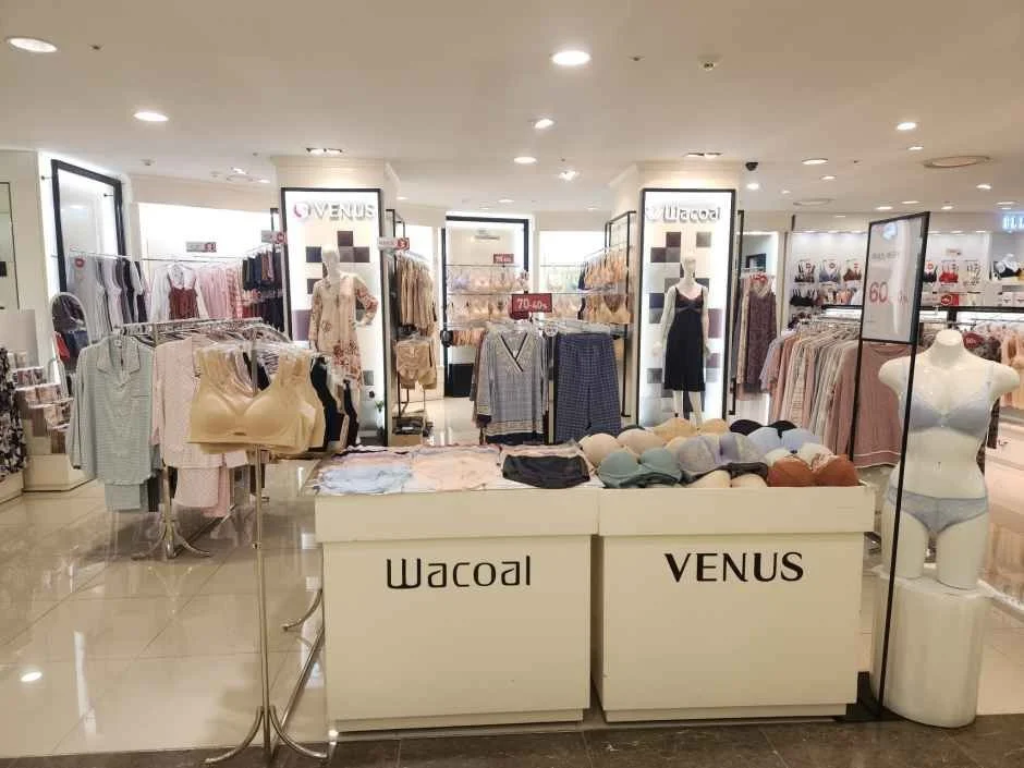 Venus & Wacoal Hyundai Outlet Gasan Branch [Tax Refund Shop](비너스&와코루 현대아울렛 가산점)