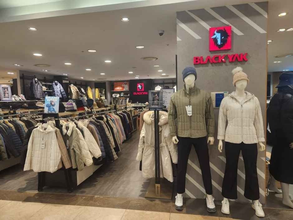 Black Yak – Hyundai Outlets Gasan Branch [Tax Refund Shop](블랙야크 현대아울렛 가산점)