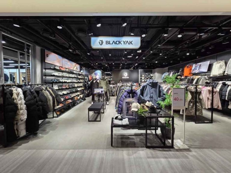Black Yak – Hyundai Outlets Dongdaemun Branch [Tax Refund Shop](블랙야크 현대아울렛 동대문점)