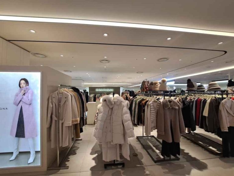 Compagna – Hyundai Outlets Dongdaemun Branch [Tax Refund Shop](꼼빠니아 현대아울렛 동대문점)