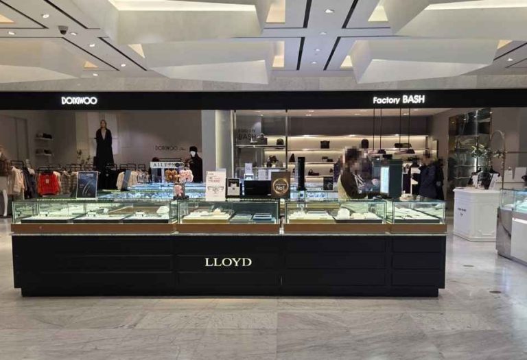 Lloyd – Hyundai Outlets Dongdaemun Branch [Tax Refund Shop](로이드 현대아울렛 동대문점)