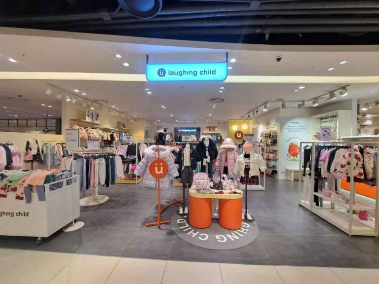 Laughing Child – Hyundai Outlets Dongdaemun Branch [Tax Refund Shop](래핑차일드 현대아울렛 동대문점)