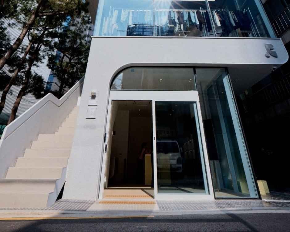 Rest & Recreation Seongsu [Tax Refund Shop](레스트앤레크레이션 성수)