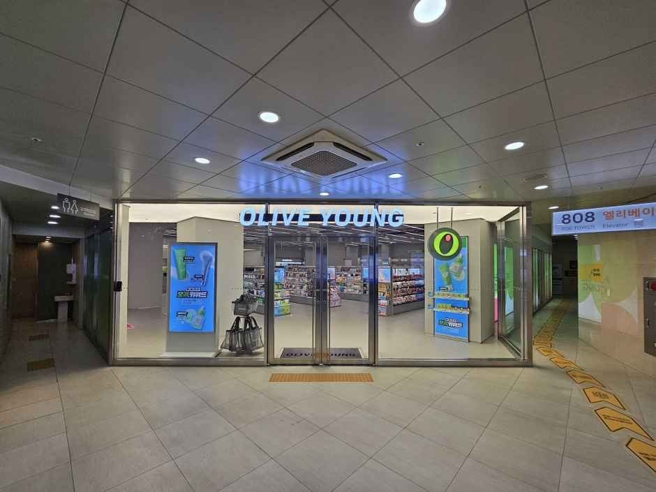 Olive Young – Sinnonhyeon Station Branch [Tax Refund Shop](올리브영 신논현역점)