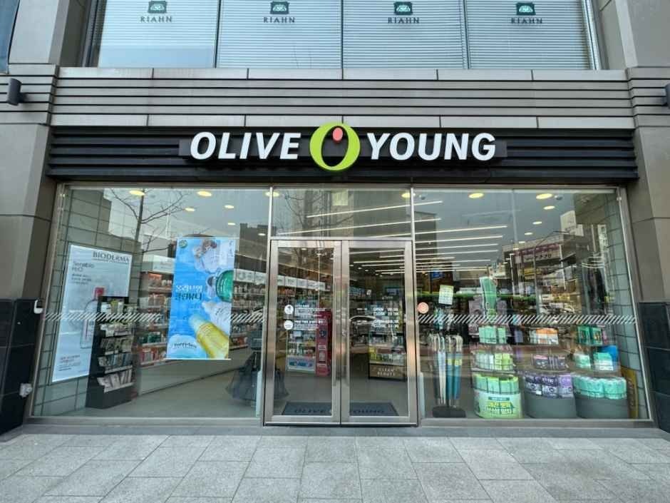 Olive Young – Yangcheon Hyanggyo Station Branch [Tax Refund Shop](올리브영 양천향교역점)