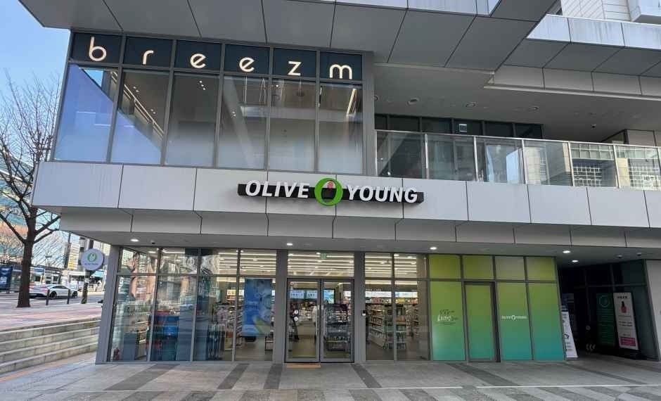Olive Young – Sinsa Seocho Branch [Tax Refund Shop](올리브영 신사서초점)