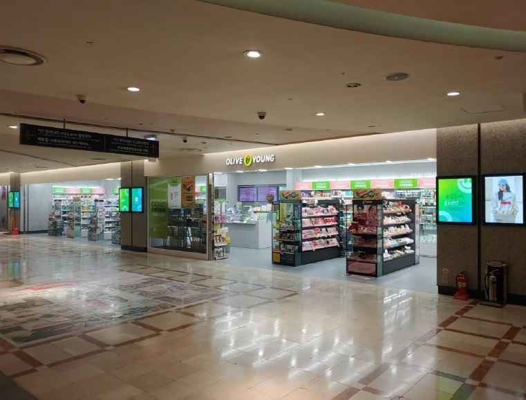 Olive Young – Lotte Department Store Jamsil Branch [Tax Refund Shop](올리브영 롯데백화점 잠실점)