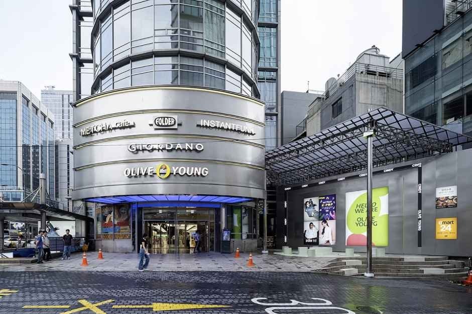 Olive Young – Myeong-dong Station Branch [Tax Refund Shop](올리브영 명동역점)