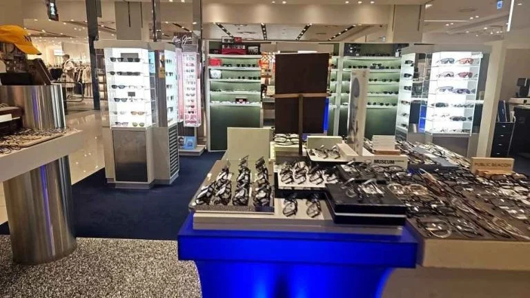Africa Eyewear – LOTTE Department Store Gimpo Airport Branch [Tax Refund Shop](아프리카안경원 롯데백화점 김포공항점)