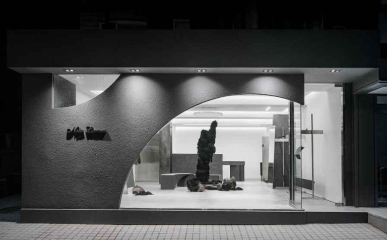 Noir Larmes Flagship Store Garosu-gil[Tax Refund Shop](느와르라르메스 플래그십 스토어 가로수길)