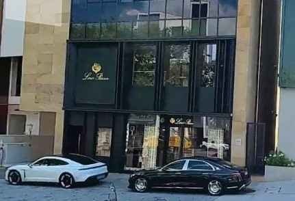 Loro Piana Cheongdam Flagship Store[Tax Refund Shop](로로피아나 청담플래그십스토어)