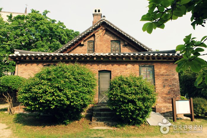 House of Missionary Switze (선교사스윗즈주택)