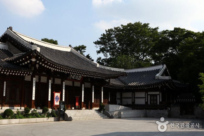 Korea House (한국의집)