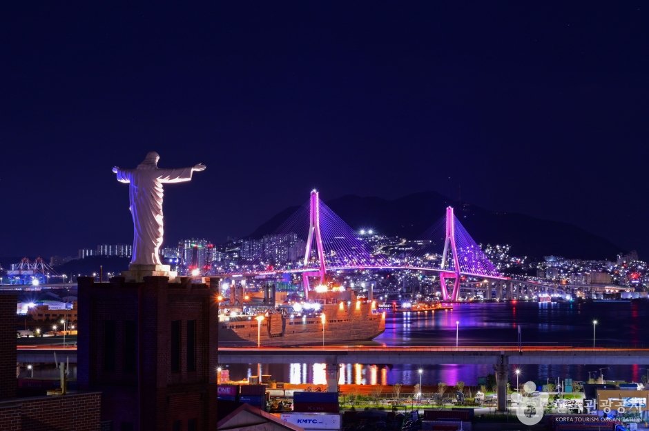 Uam-dong Urban Forest (우암동 도시숲)