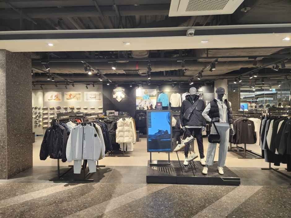 Descente – NC Singuro Branch [Tax Refund Shop](데상트 NC 신구로점)