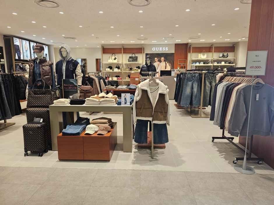 Guess – Lotte Mall Gwangmyeong Branch [Tax Refund Shop](게스 롯데몰 광명점)