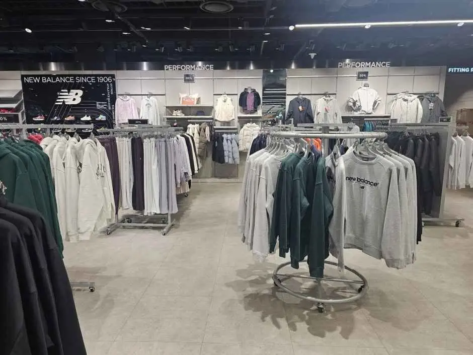 New Balance – Lotte Mall Gwangmyeong Branch [Tax Refund Shop](뉴발란스 롯데몰 광명점)