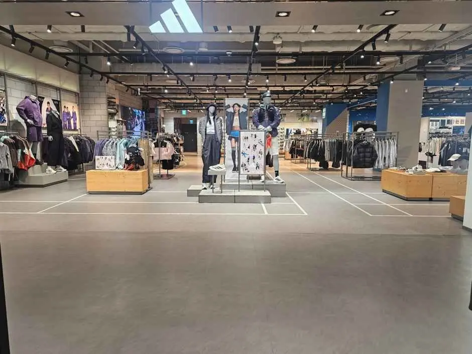 Adidas – Lotte Mall Gwangmyeong Branch [Tax Refund Shop](아디다스 롯데몰 광명점)