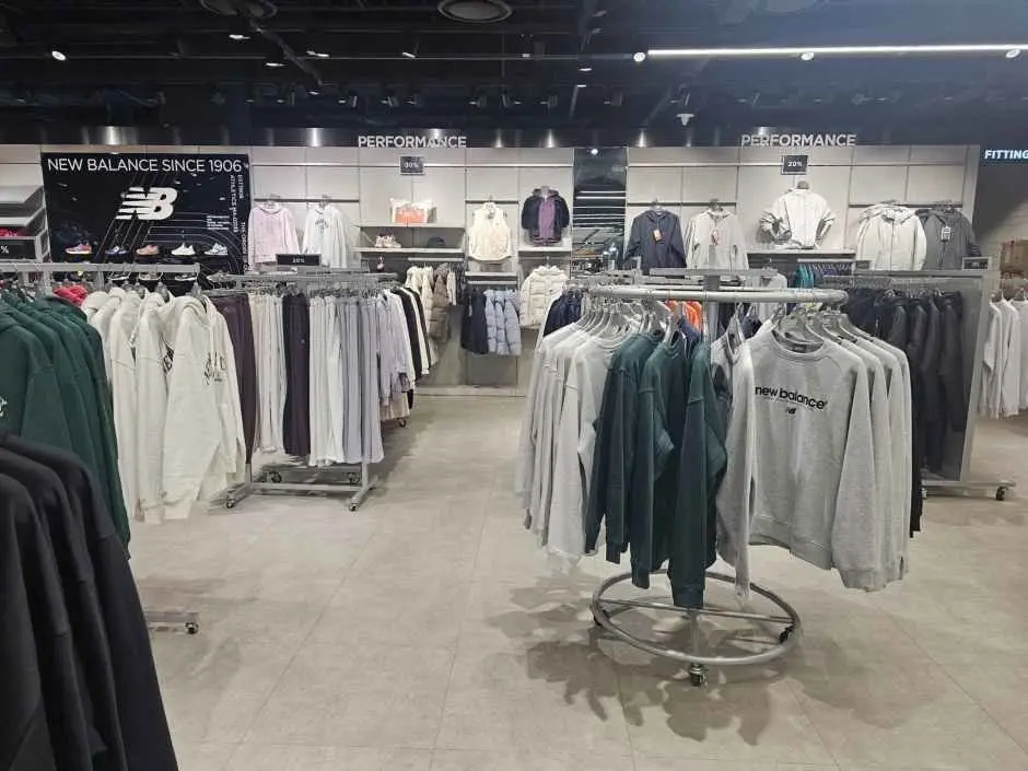 New Balance – Newcore Factory Outlets Gwangmyung Branch [Tax Refund Shop](뉴발란스 뉴코아팩토리아울렛 광명점)