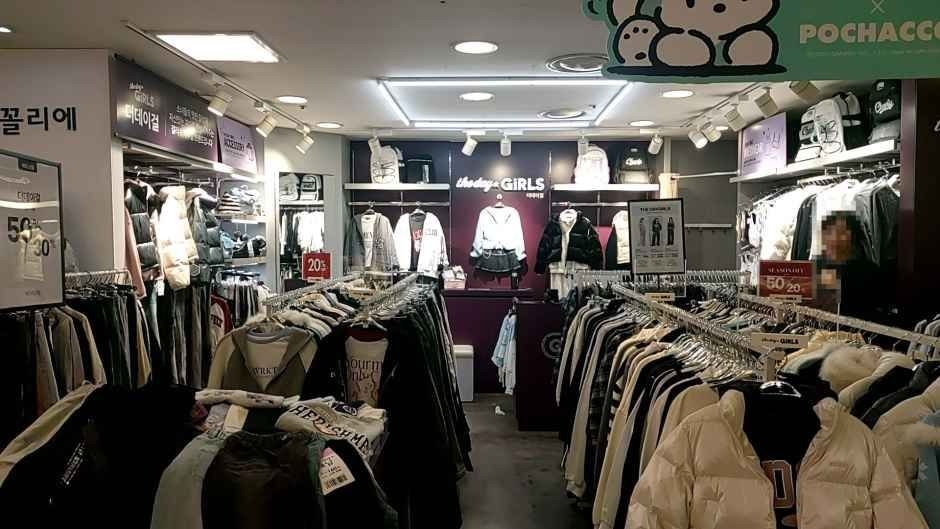 the day Girls – Newcore Factory Outlets Gwangmyung Branch [Tax Refund Shop](더데이걸 뉴코아팩토리아울렛 광명점)
