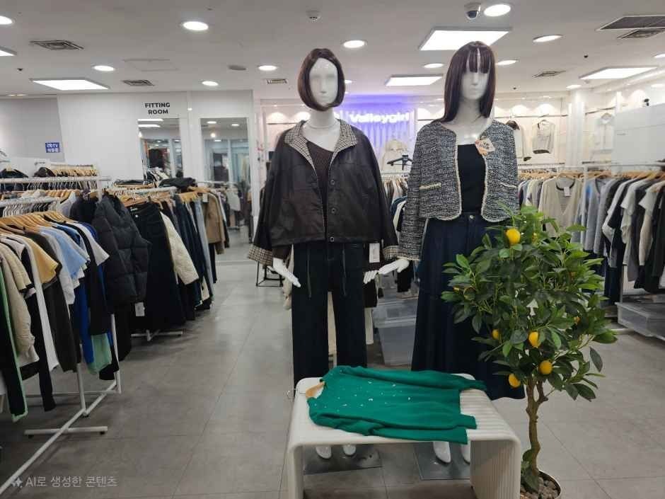Valleygirl – Savezone Gwangmyeong Branch [Tax Refund Shop](밸리걸 세이브존 광명점)