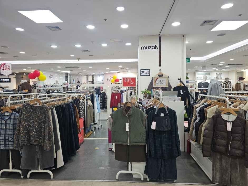 Muzak – Savezone Gwangmyeong Branch [Tax Refund Shop](무자크 세이브존 광명점)