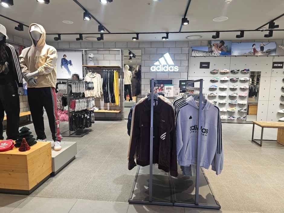Adidas – Lotte Department Store Ansan Branch [Tax Refund Shop](아디다스 롯데백화점 안산점)