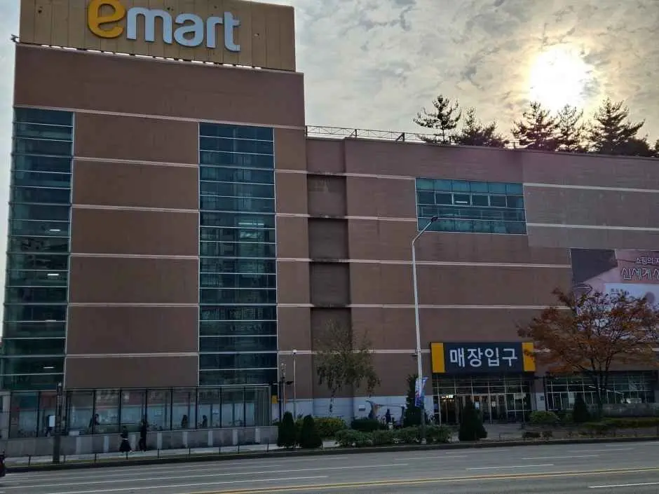 E-Mart – Jung-dong Branch [Tax Refund Shop](이마트 중동점)