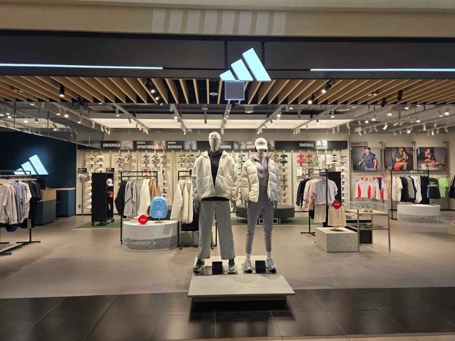 Adidas – Lotte Department Store Guri Branch [Tax Refund Shop](아디다스 롯데백화점 구리점)
