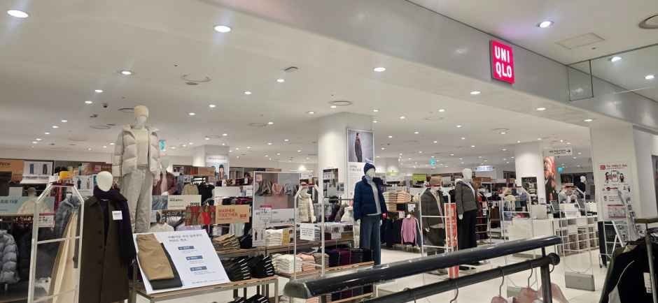 UNIQLO D-Cube Geoje Department Store [Tax Refund Shop](유니클로 디큐브거제백화점)