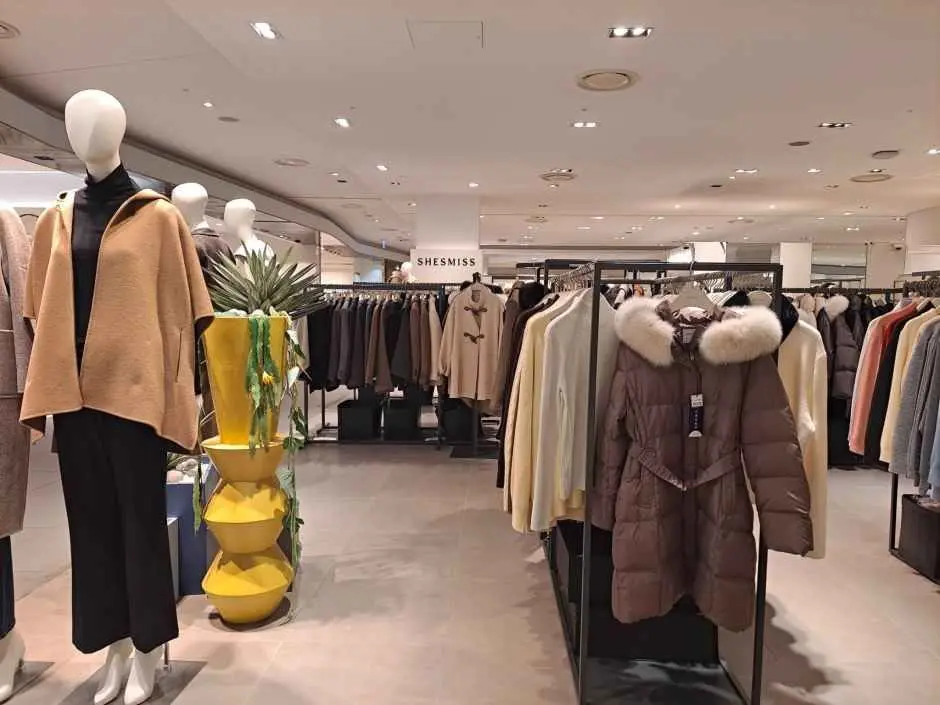 Shesmiss – Hyundai Department Store KINTEX Branch [Tax Refund Shop](쉬즈미스 현대백화점 킨텍스점)