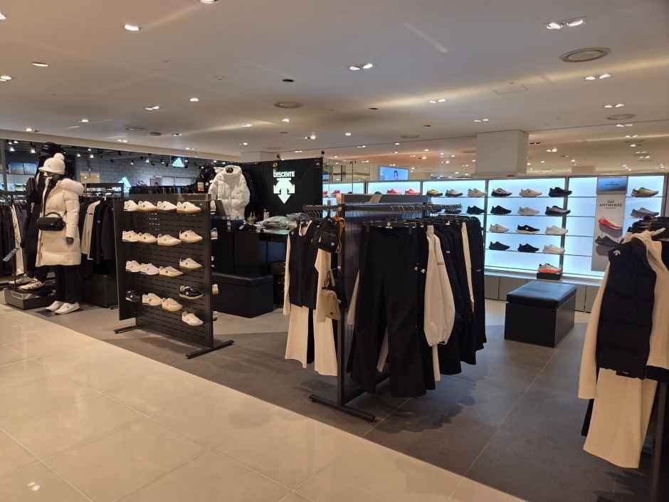 Descente – Hyundai Department Store KINTEX Branch [Tax Refund Shop](데상트 현대백화점 킨텍스점)