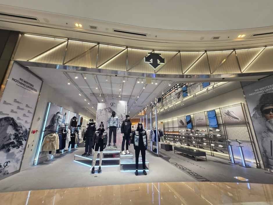 Descente – Starfield Hanam Branch [Tax Refund Shop](데상트 스타필드 하남점)