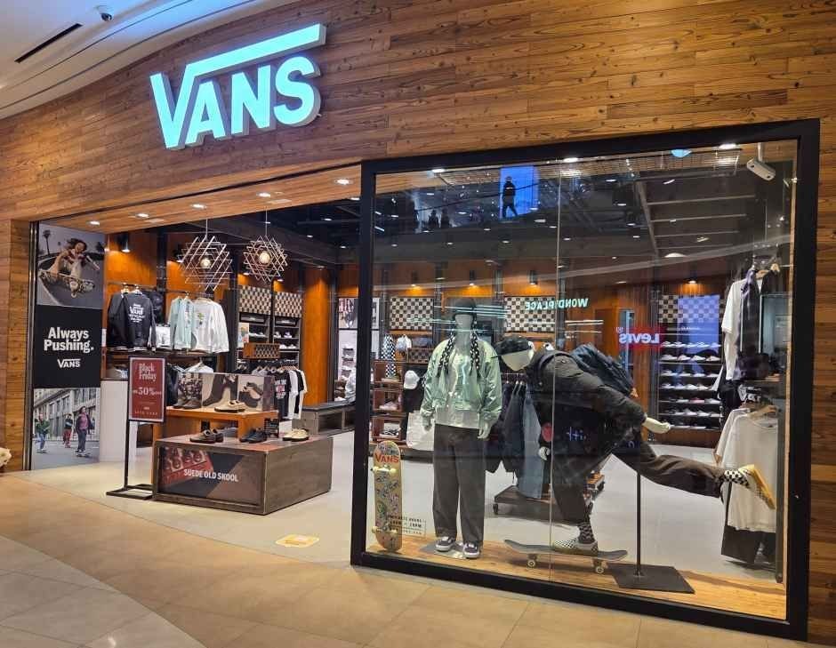 Vans – Starfield Goyang Branch [Tax Refund Shop](반스 스타필드 고양점)