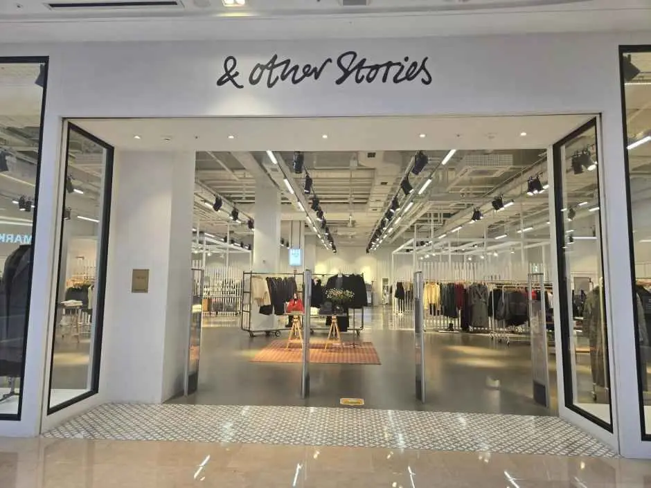 & Other Stories – Starfield Hanam Branch [Tax Refund Shop](앤아더스토리즈 스타필드 하남점)