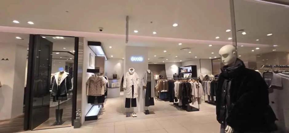 Deco – Lotte Department Young Plaza Changwon Branch [Tax Refund Shop](데코 롯데백화점영플라자 창원점)