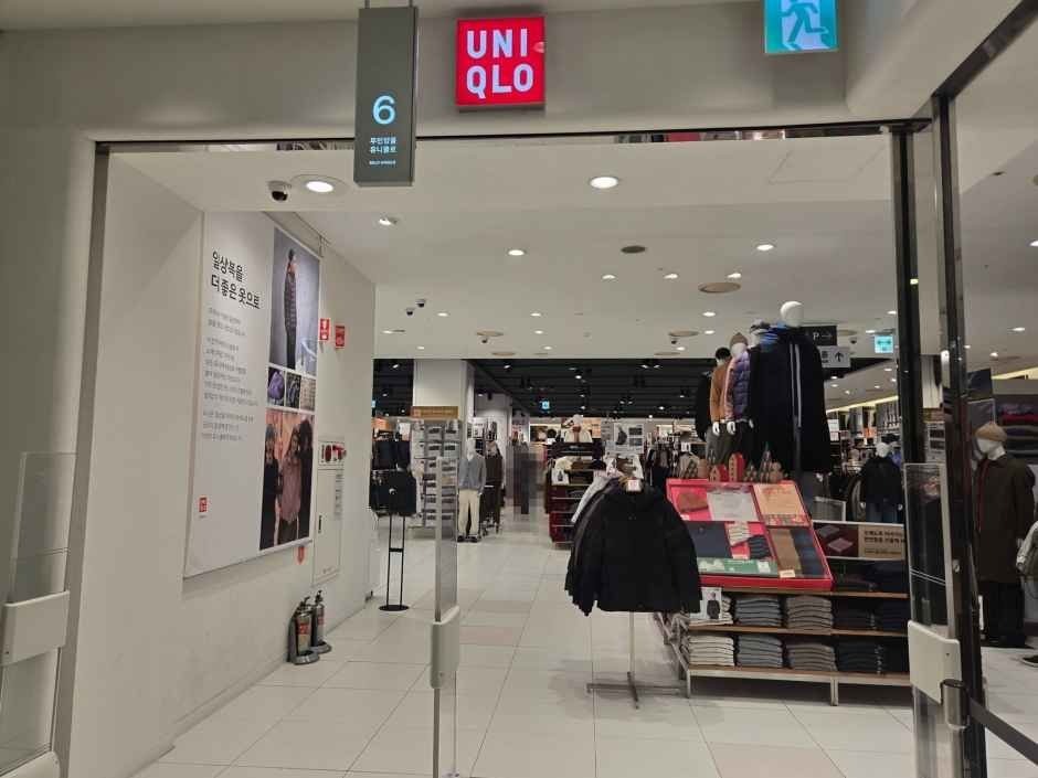 Uniqlo – Lotte Department Store Bundang Branch [Tax Refund Shop](유니클로 롯데백화점 분당점)