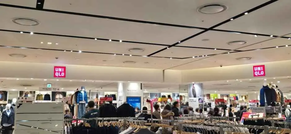 Uniqlo – Shinsegae Department Store Gimhae Branch [Tax Refund Shop](유니클로 신세계백화점 김해점)