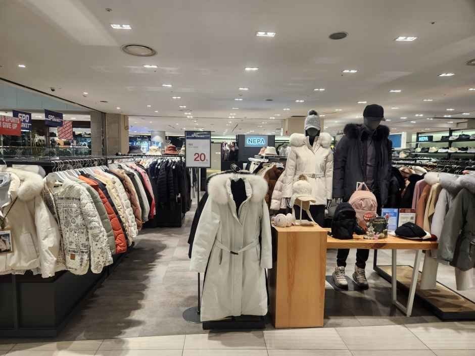 Nepa – AK Plaza Suwon Branch [Tax Refund Shop](네파 AK플라자 수원점)