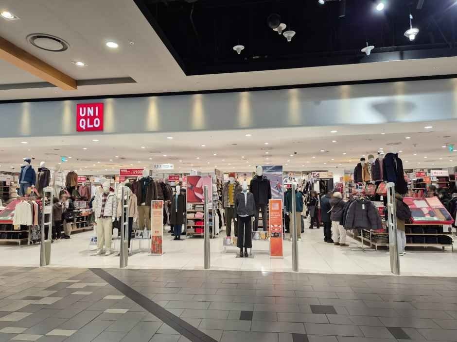 Uniqlo – Style Market Daejeon Branch [Tax Refund Shop](유니클로 스타일마켓 대전점)