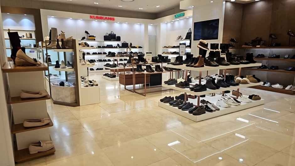 KUMKANG Shoes LOTTE Department Store Pyeongchon Branch [Tax Refund Shop](금강제화 롯데백화점 평촌점)