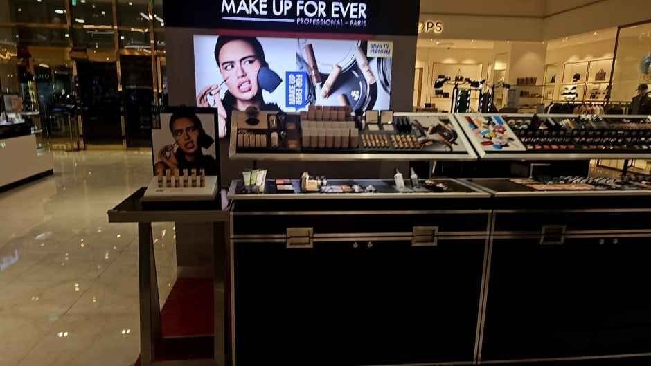 Make Up For Ever – Lotte Department Store Pyeongchon Branch [Tax Refund Shop](메이크업포에버 롯데백화점 평촌점)
