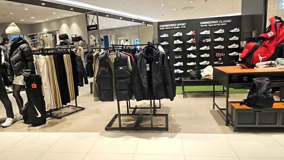 Nike Golf – Lotte Department Store Pyeongchon Branch [Tax Refund Shop](나이키골프 롯데백화점 평촌점)