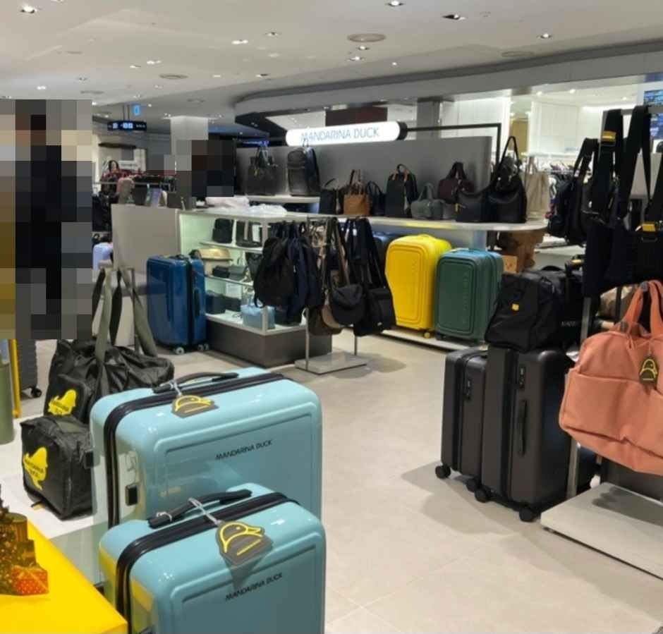 Mandarina Duck – Hyundai Department Store KINTEX Branch [Tax Refund Shop](만다리나덕 현대백화점 킨텍스점)