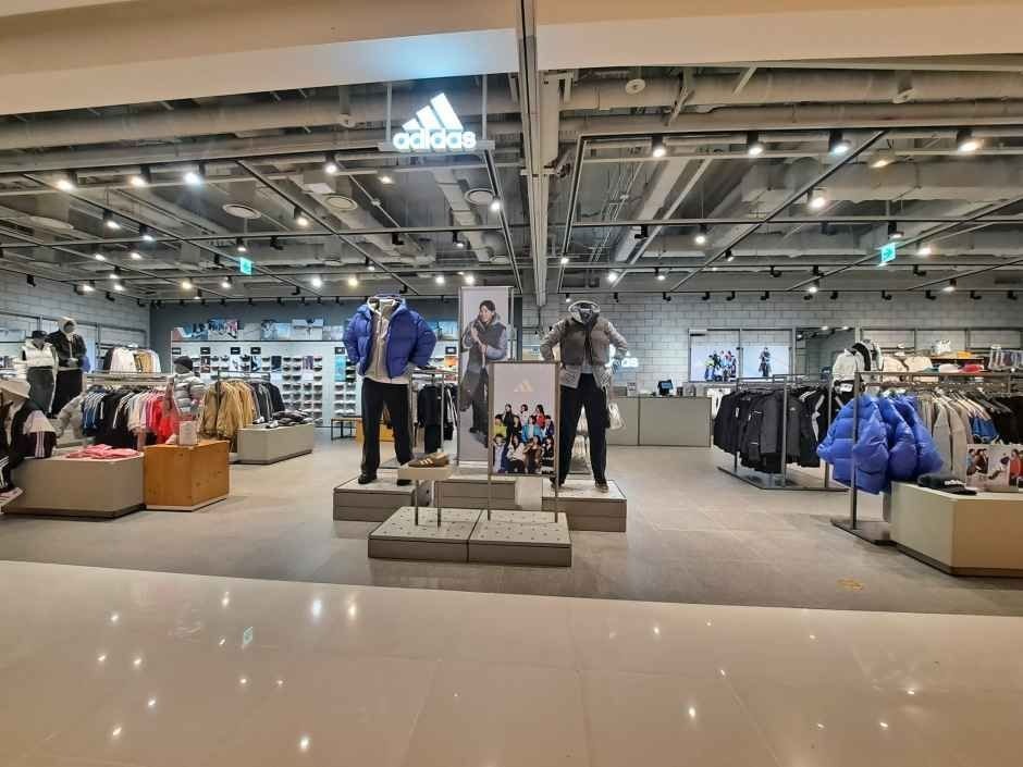 Adidas – Starfield Goyang Branch [Tax Refund Shop](아디다스 스타필드 고양점)