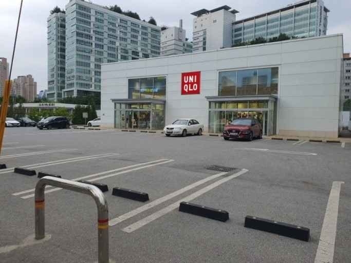 UNIQLO Suwon Mangpo Branch [Tax Refund Shop](유니클로 수원망포점)