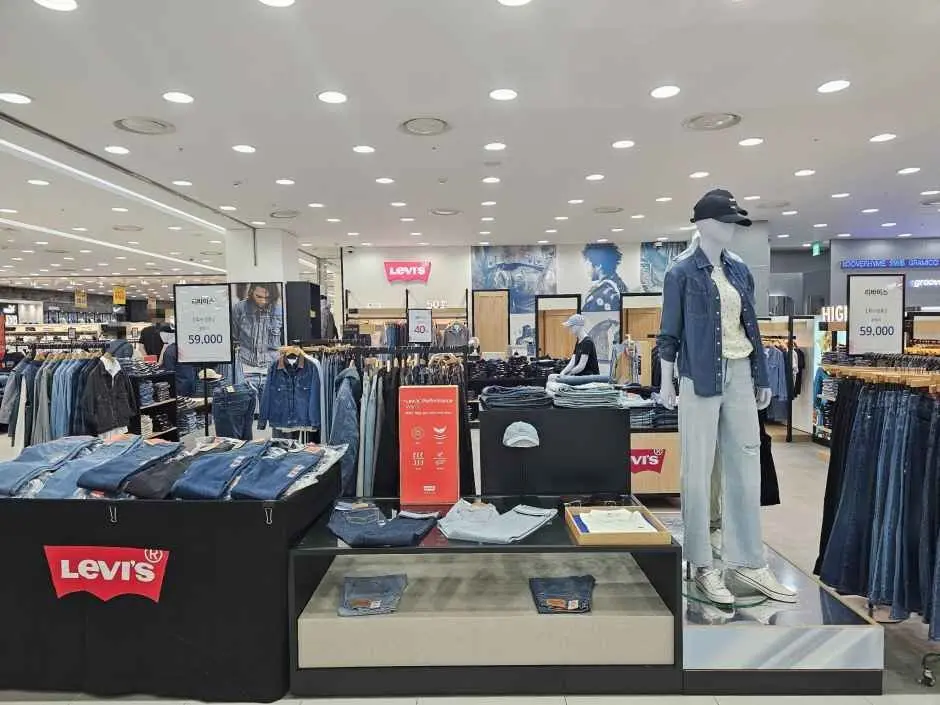 Levi’s Jeans MODA Outlet Incheon Branch [Tax Refund Shop](리바이스진 모다아울렛 인천점)