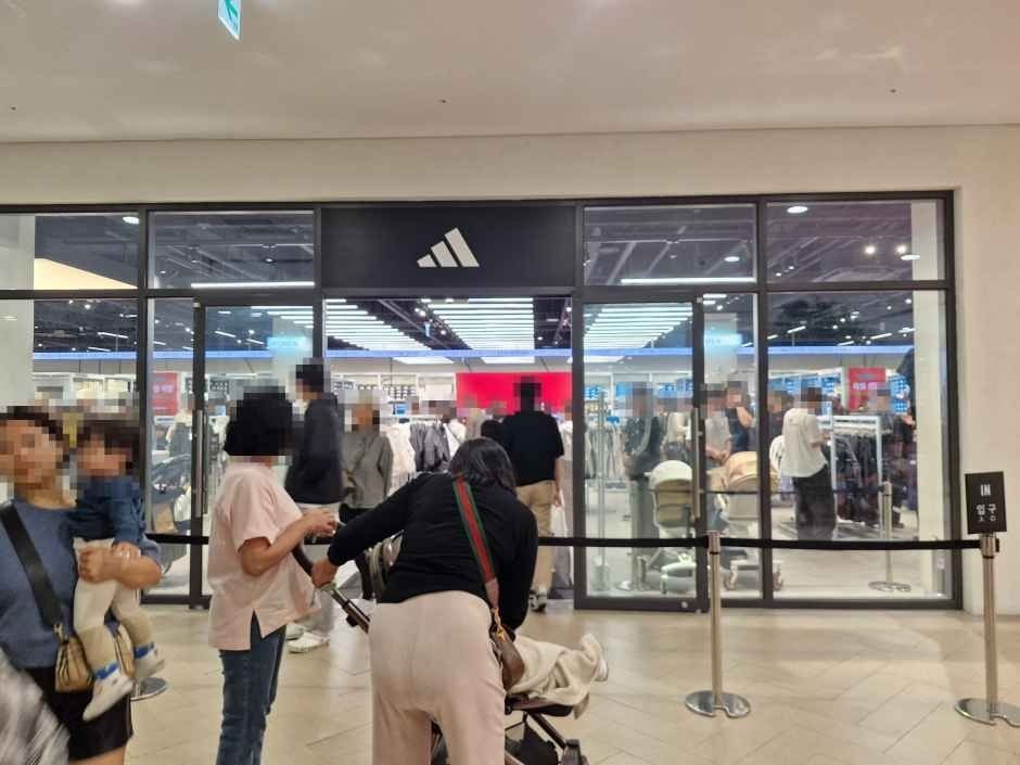 Adidas – Hyundai Premium Outlets Gimpo Branch [Tax Refund Shop](아디다스 현대프리미엄아울렛 김포점)