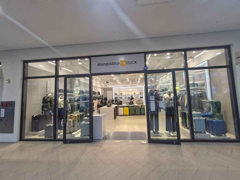 Mandarina Duck – Hyundai Premium Outlets Gimpo Branch [Tax Refund Shop](만다리나덕 현대프리미엄아울렛 김포점)